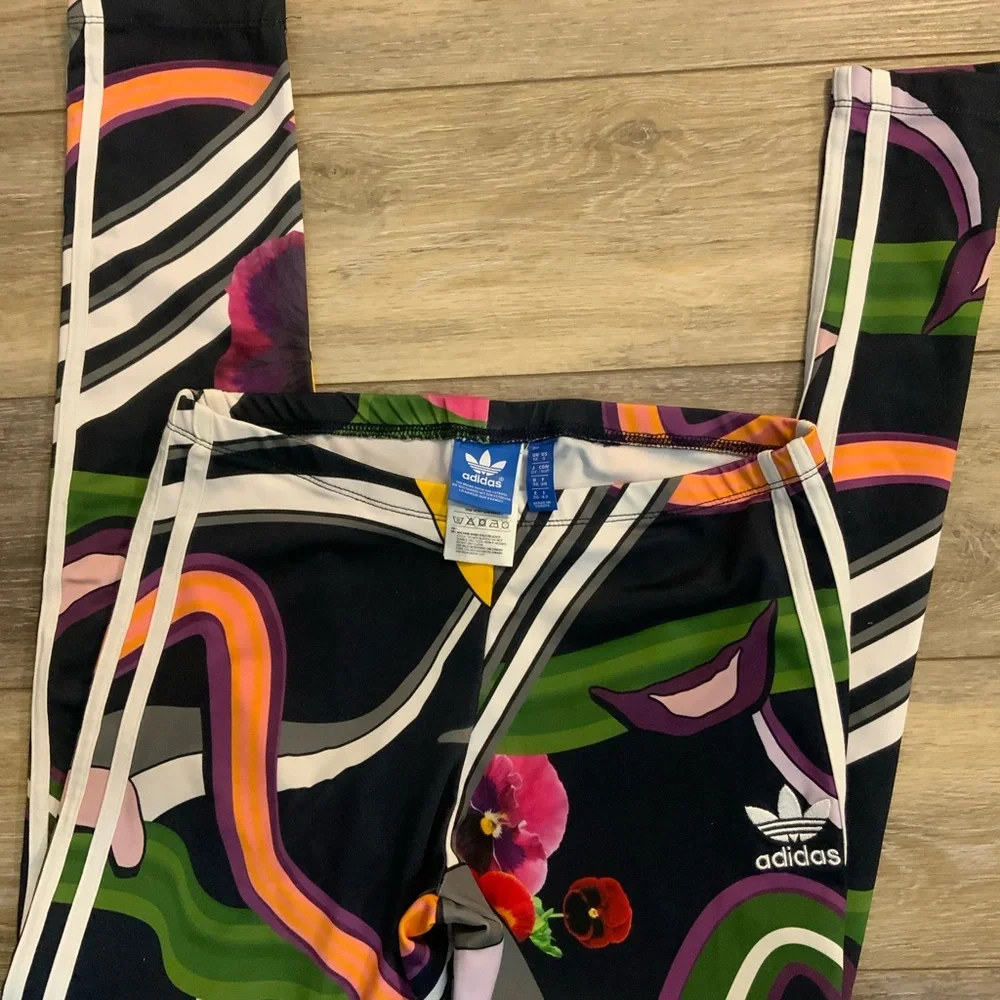 Adidas Black and Green Performance Leggings.size S - Picture 3 of 4